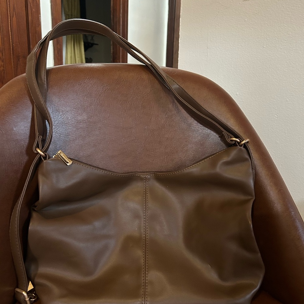 Elegant Brown Leather Shoulder Bag